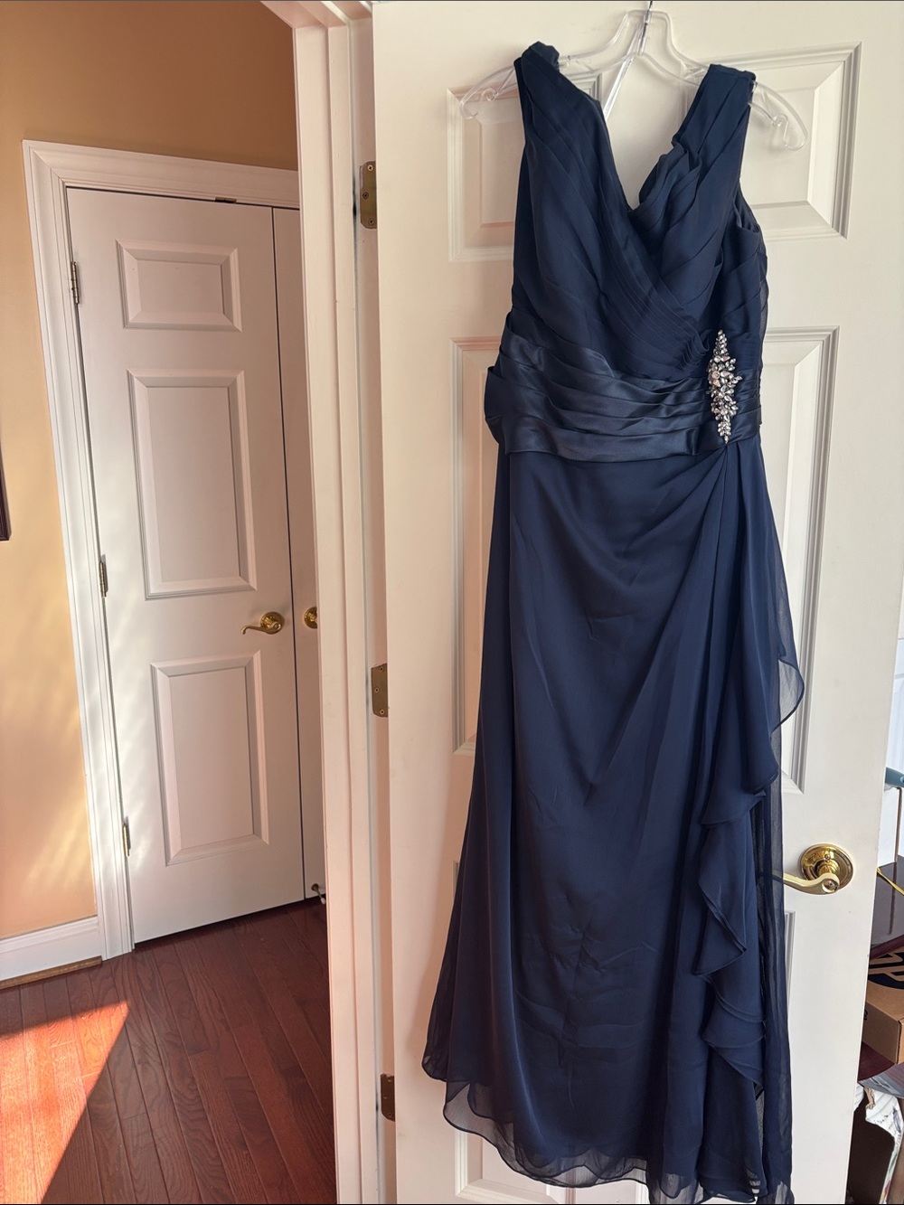 NEW NWT Elegant Navy Sleeveless Evening Dress with Embellished Waist